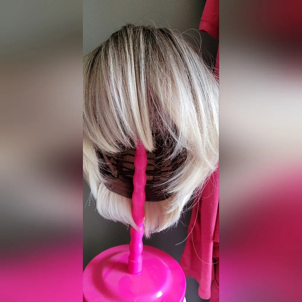 Blonde wig - Picture 1 of 8